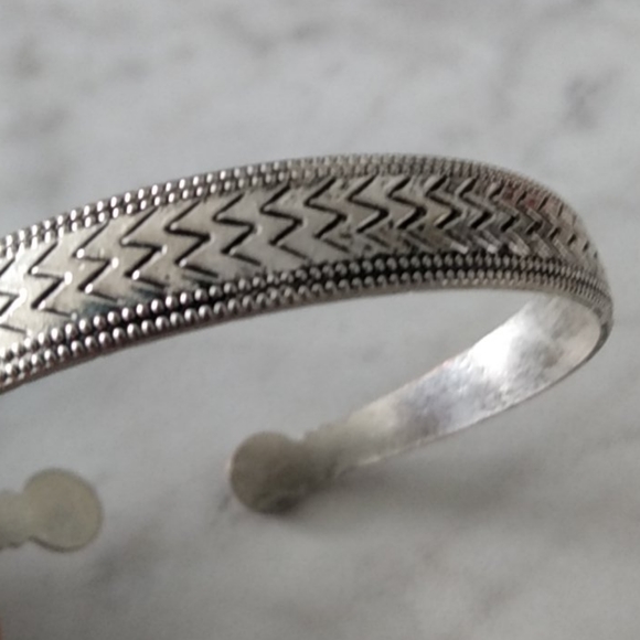 Jewelry - Picture 5 of 11